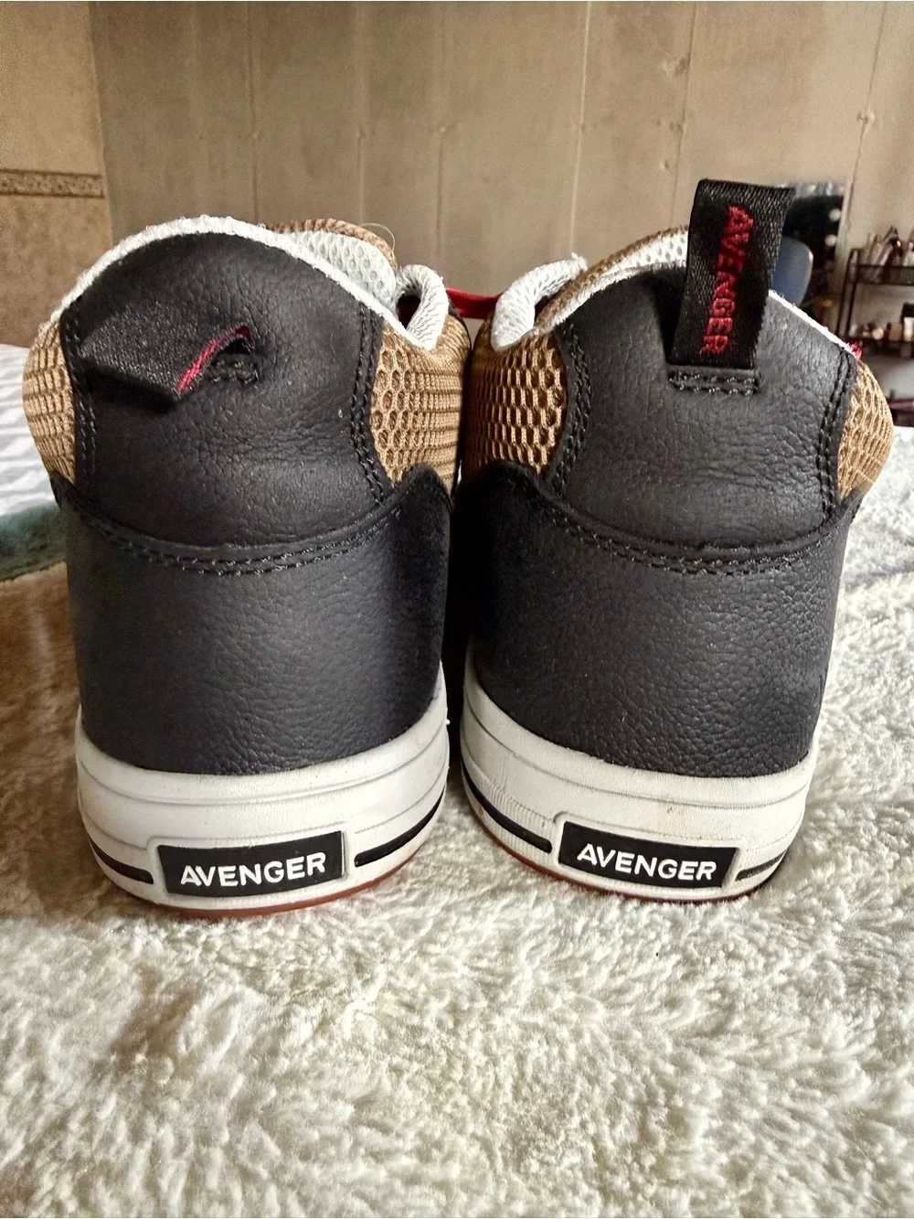 Avenger Men's Charcoal Gray Sneakers with Red Laces